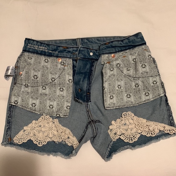size 0 high rise shorts: wild fable (target brand) - Picture 4 of 4